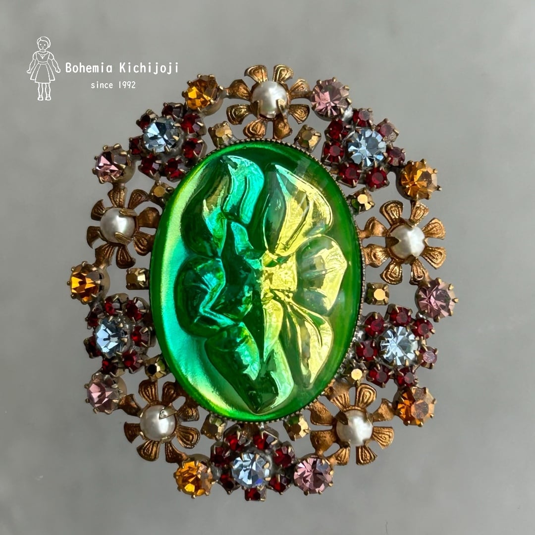 ヴィンテージガラスアクセサリー】ブローチ (リリー&スモールフラワー