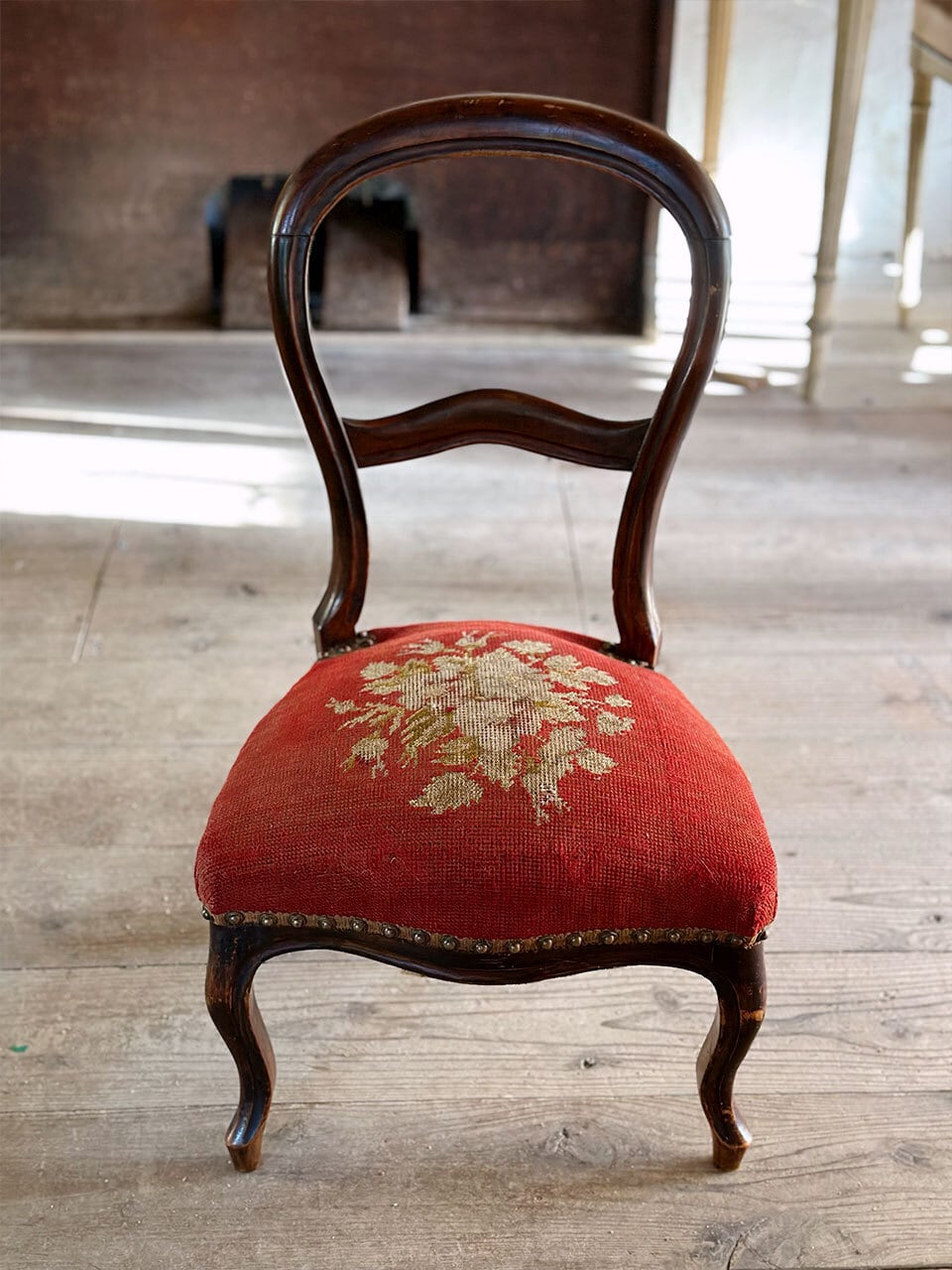 子供椅子 キッズチェア 赤色 花柄刺繍 | Brocante de La Cocotte