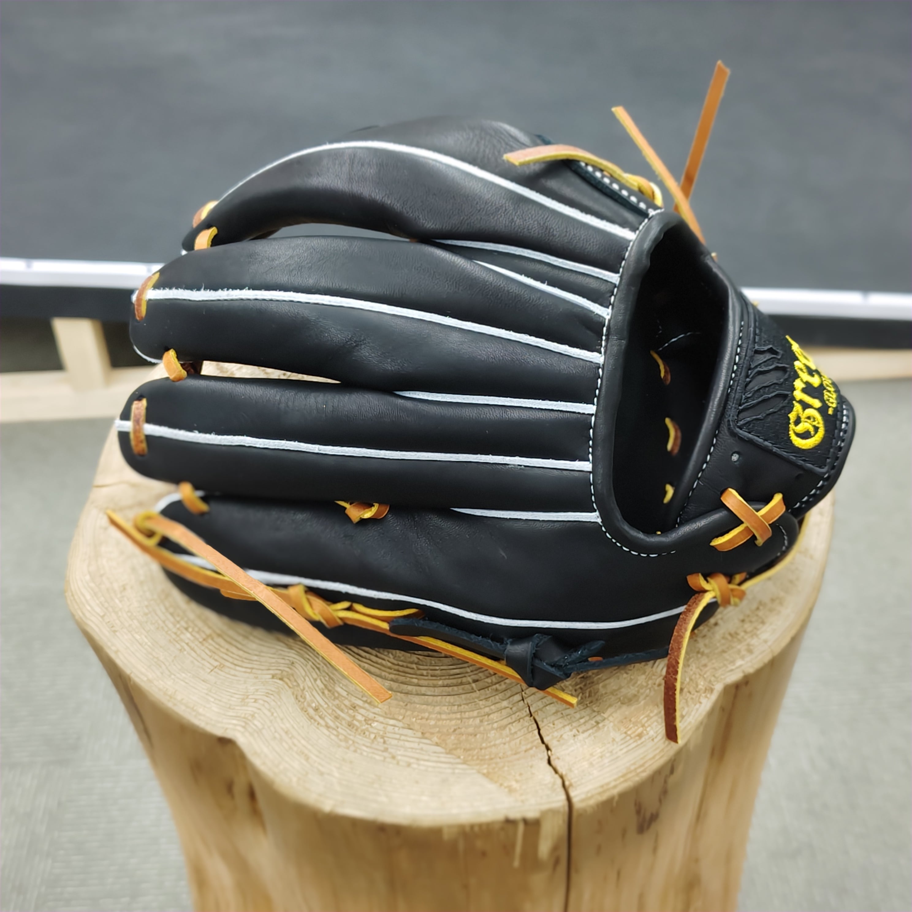 Greedy グリーディー ゴムソフトボール用 軟式用 特殊重心グローブ