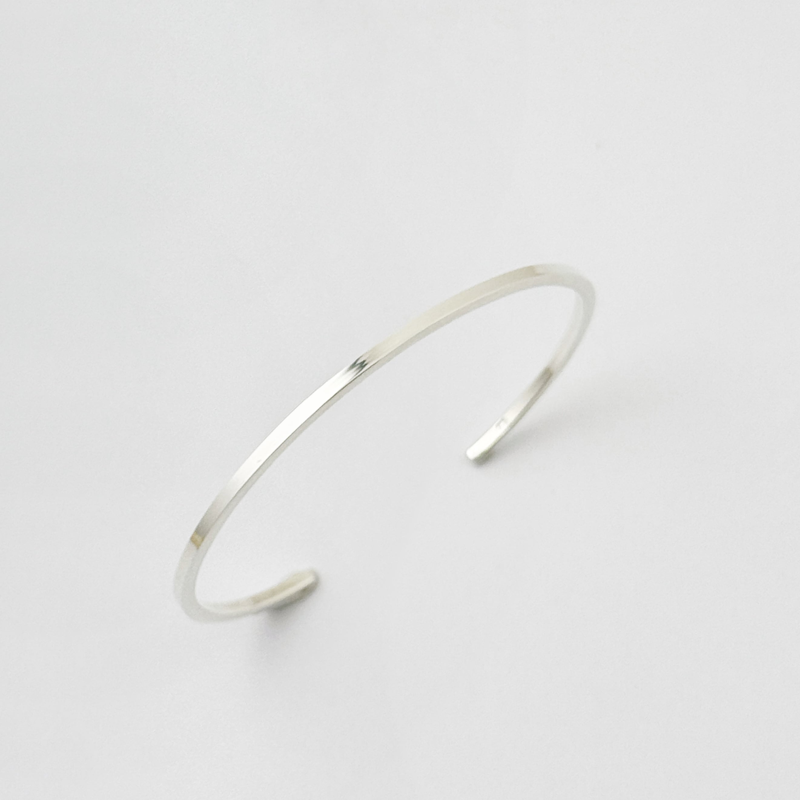 細 バングル 四角 | 【公式通販】鎌倉のシルバージュエリー専門店