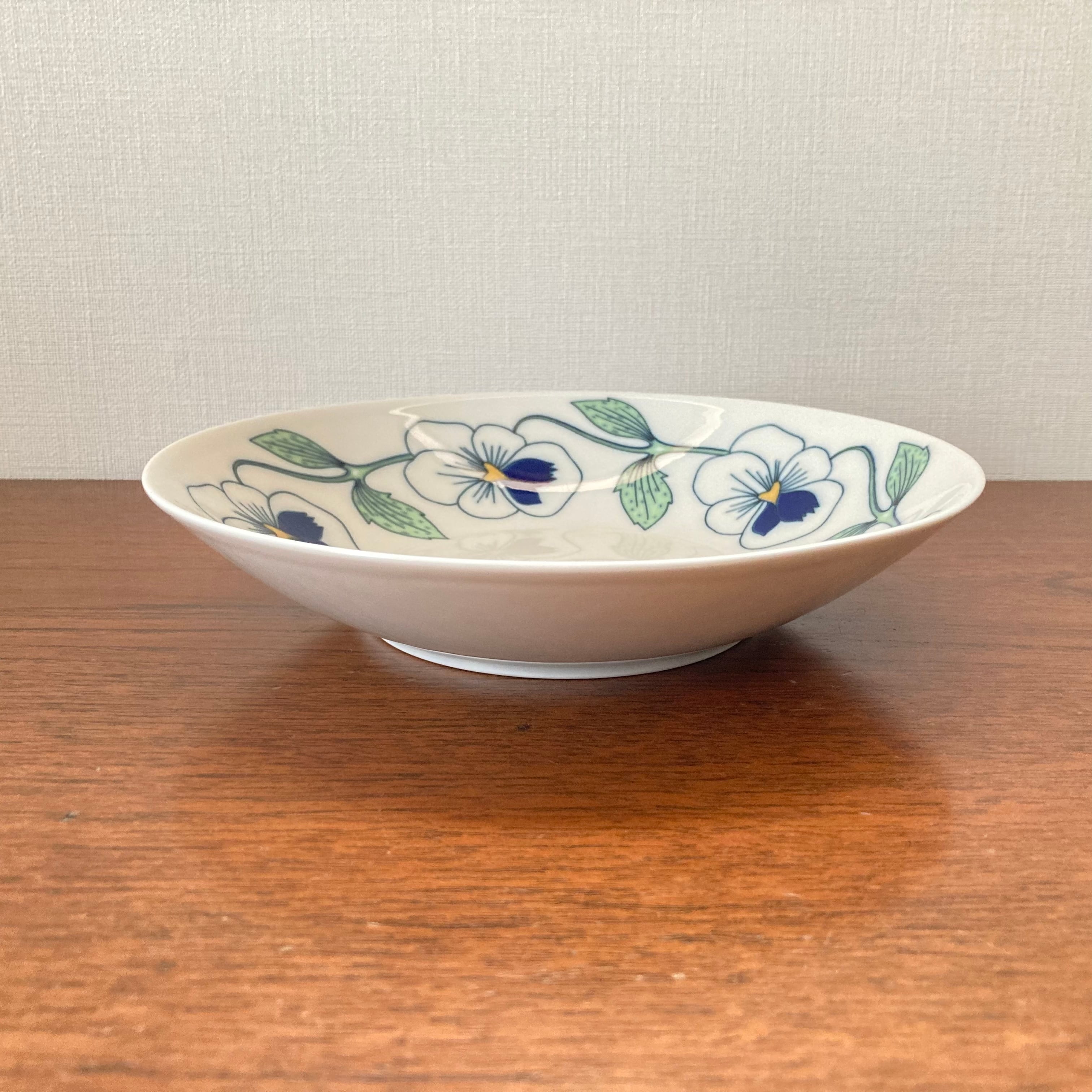 シルヴィア・レウショヴィウ ロールストランド 小皿 花 北欧