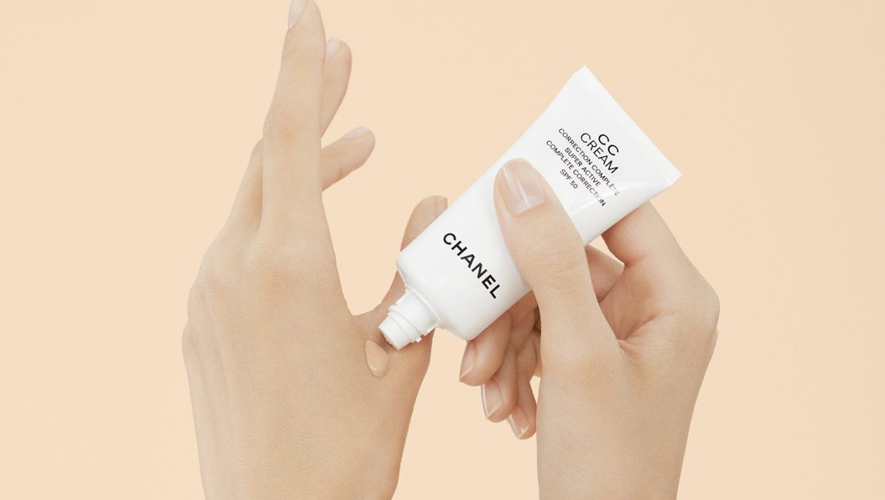 シャネル（CHANEL）のCCクリームを徹底解説！｜上品なツヤ感はさすが