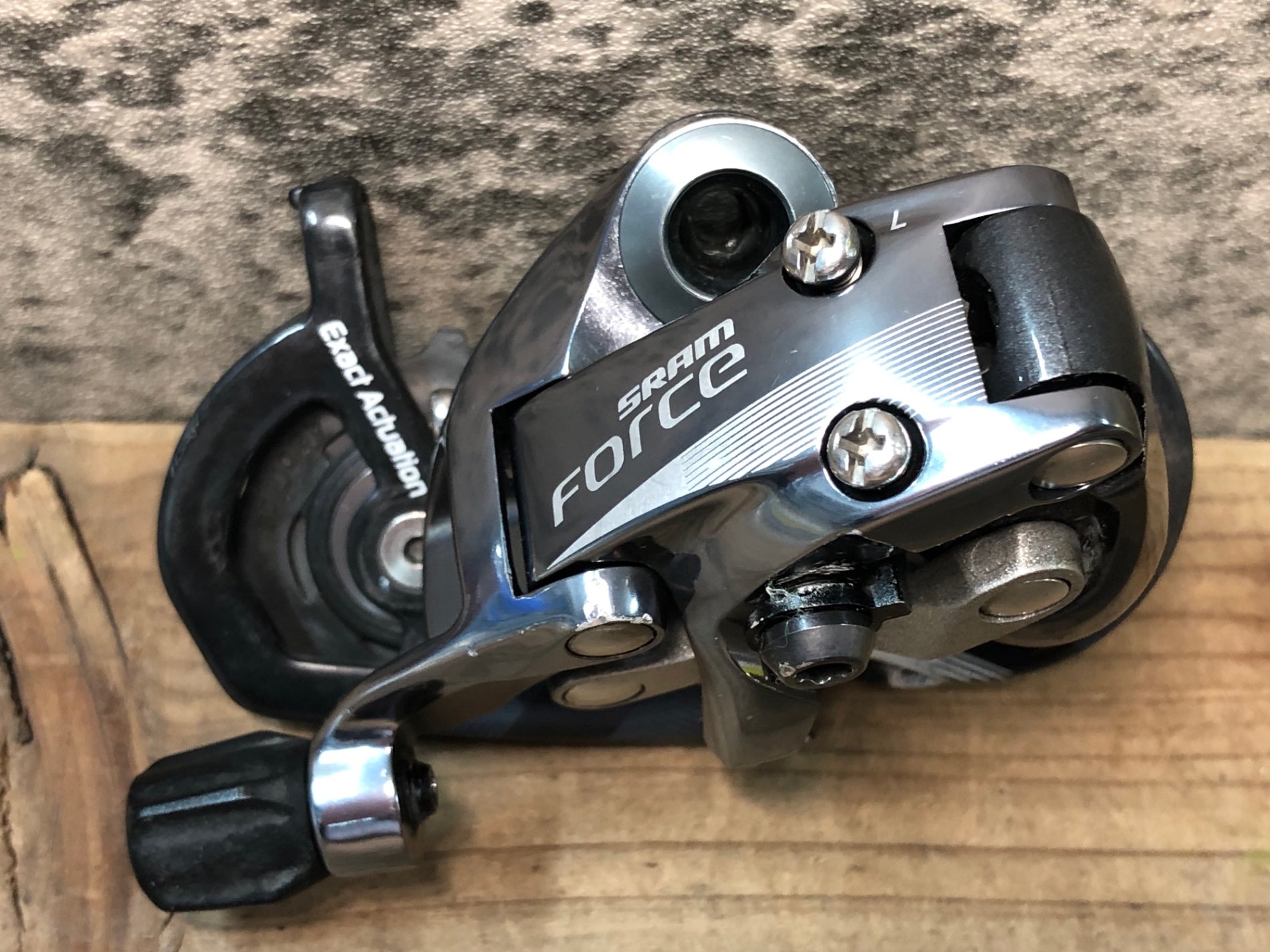 SRAM Force 22 リアディレイラー 新品 ショップ SRAM FORCE 22 RD 11速