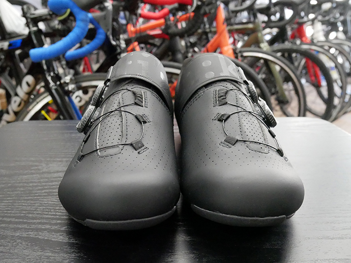 fizik フィジーク シューズ VENTO INFINITO CARBON 2 – スポーツ