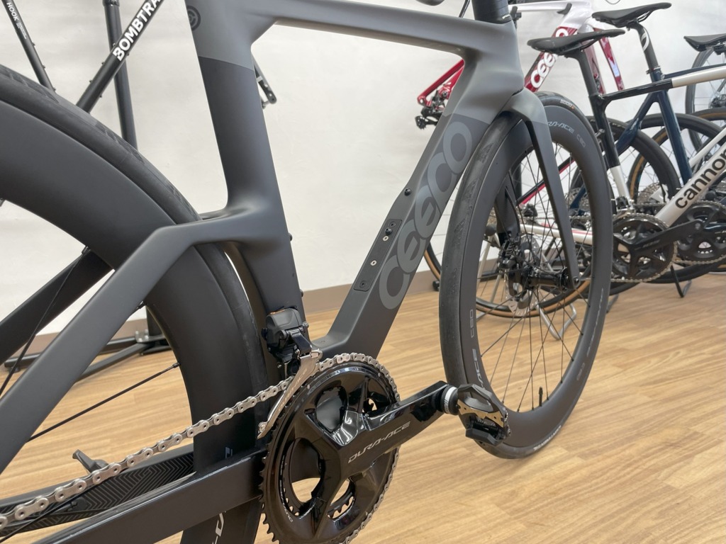 表彰台を狙うトライアスロンバイク！CEEPO KATANA × DURA-ACE Di2