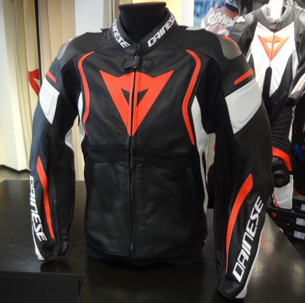 レザージャケットのトップモデルがモデルチェンジ！