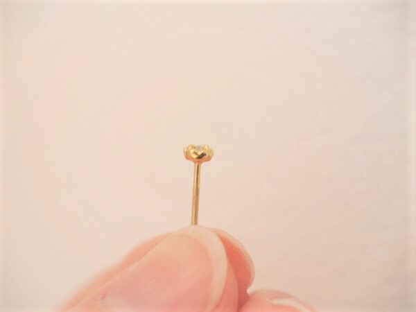 ただの一粒ダイヤピアスじゃない⁉アーカー人気の“ティアスタッドピアス