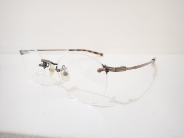 レンズサイズをカスタムできるツーポイント(縁なし）フレーム｜999.9