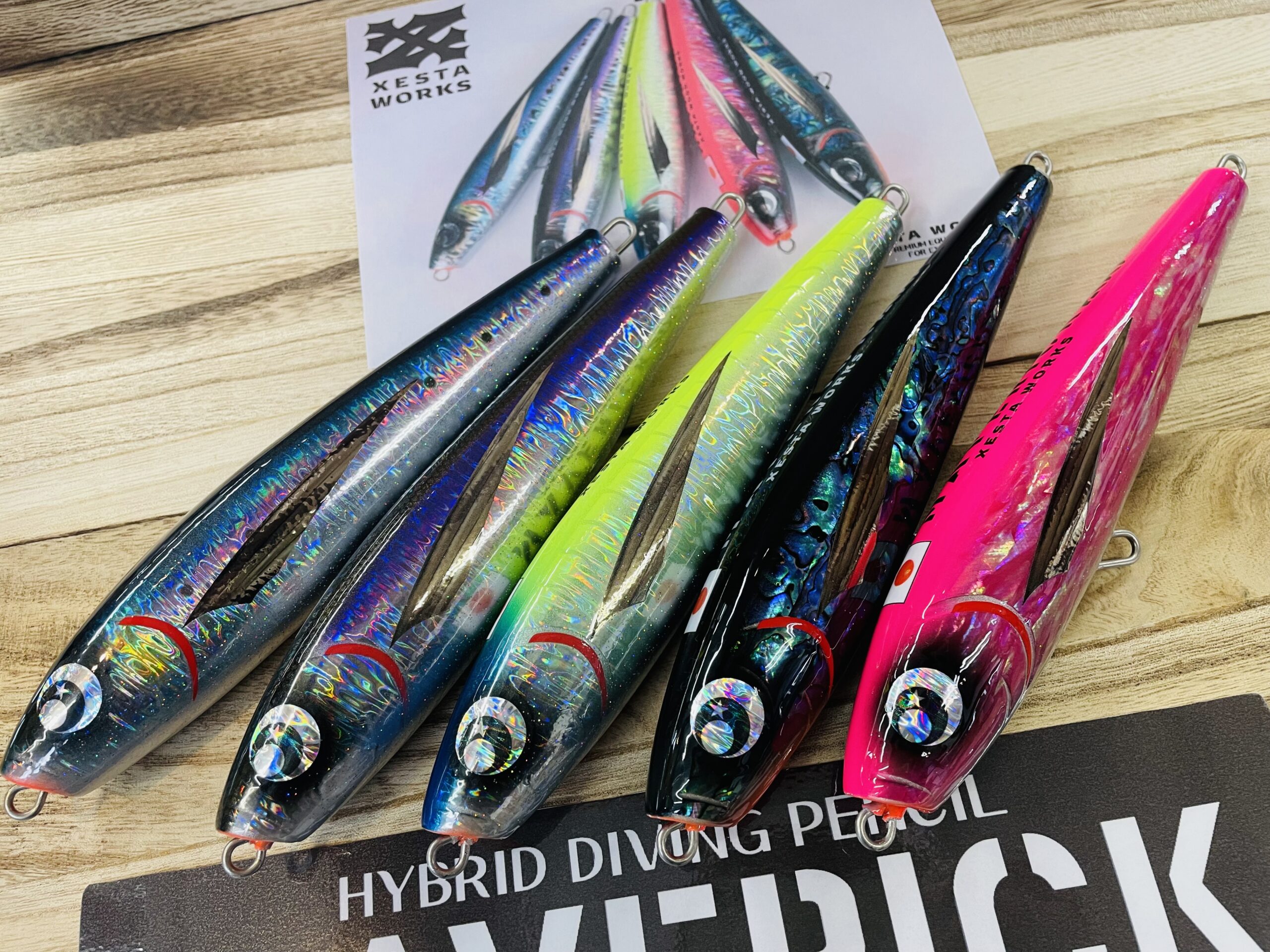 樹脂素材＋ウッドのハイブリットプラグ】XESTA “MAVERICK200”入荷