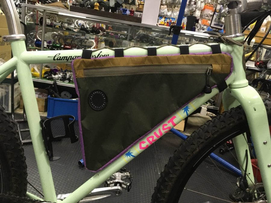 FAIRWEATHERフレームバッグ - BLUE LUG STAFF REVIEW | 自転車店