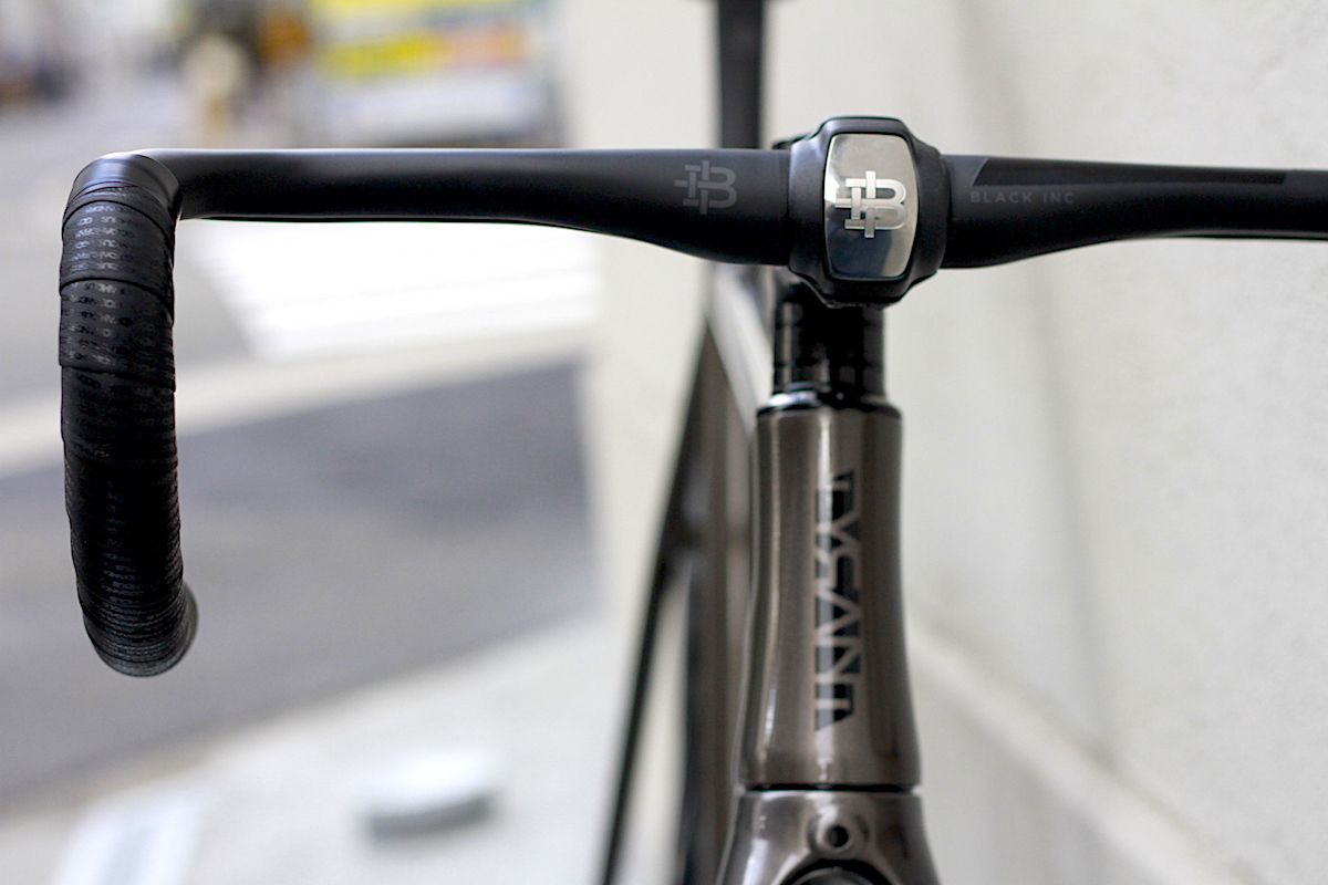 打倒ENVE？今もっとも注目を集めるカーボンブランド「black inc