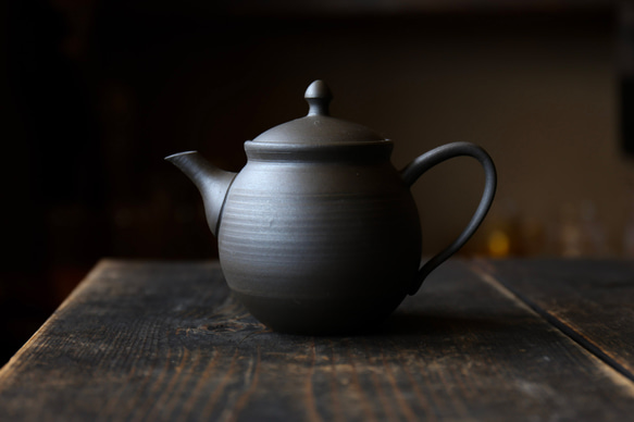 和でも洋にも似合う後手急須 【愛知県常滑産】澤田朋大さん作・急須