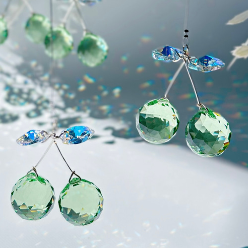 さくらんぼサンキャッチャー［希少スワロフスキークリスタル