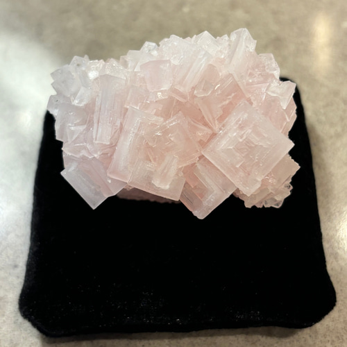 ピンクハライト 岩塩 結晶 その他置物 Robin 通販 18427100｜Creema