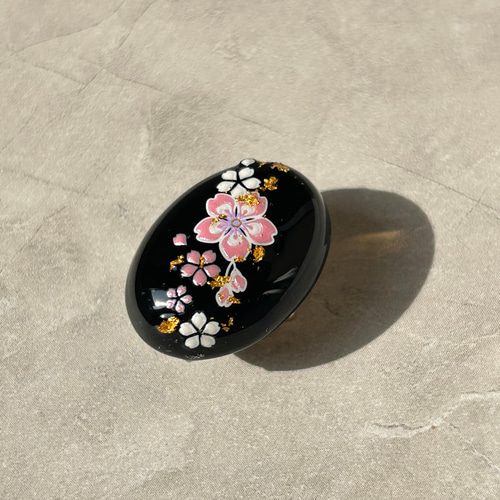 黒瑪瑙と桜の蒔絵、金箔の帯留め 24k 18k オニキス ポニーフック