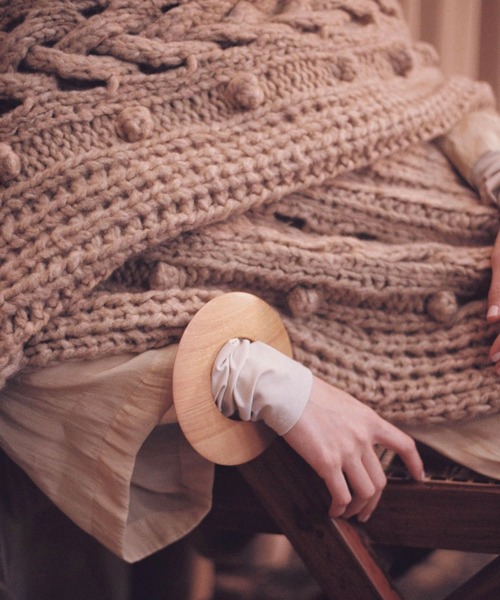 ETRE TOKYO（エトレトウキョウ）の「ハンドニットフーディーストール