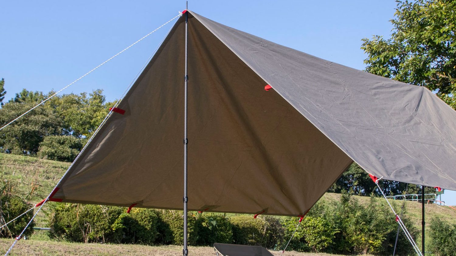 フィールドアから無段階伸縮式の「伸縮式カーボンテントポール180