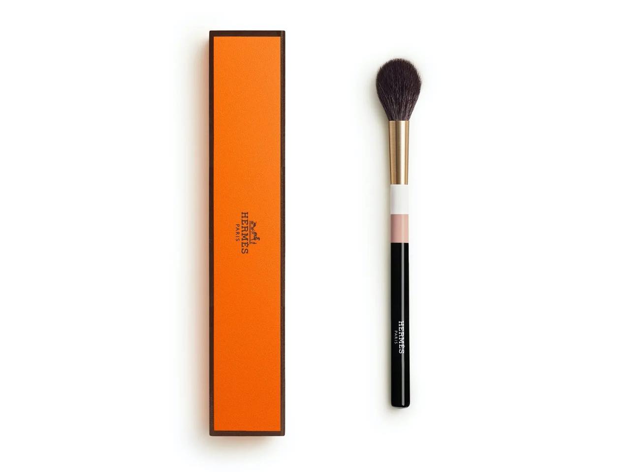 エルメス・3/22発売】立体感が際立つ！2種類のフェイスパウダーが登場