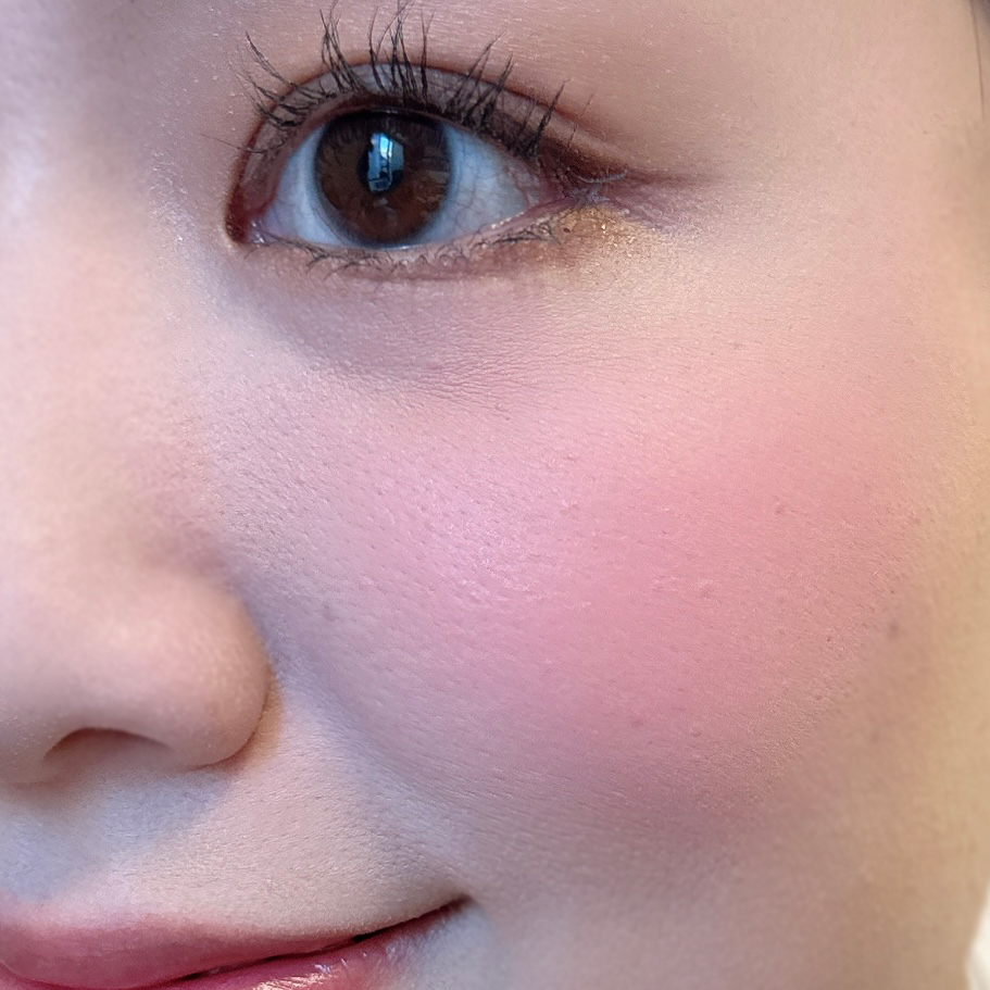 コスメお試し】パケ買い必至♡YSLの新作チーク全色お試し - CanCam.jp