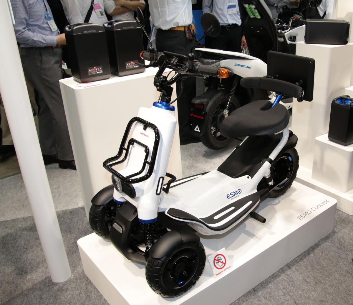 ホンダ：世界初公開！「定年退職したらこれに乗りたい！」を形にした