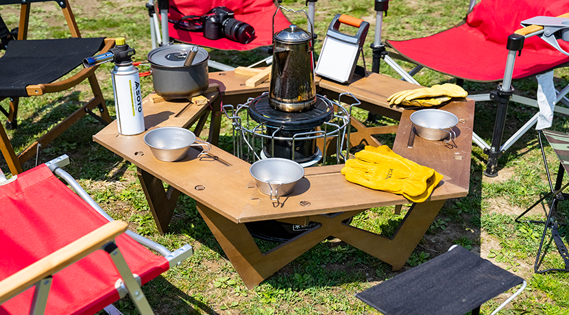キャンプでも食卓の主役に―ハイランダーのヘキサゴンテーブルで団らん