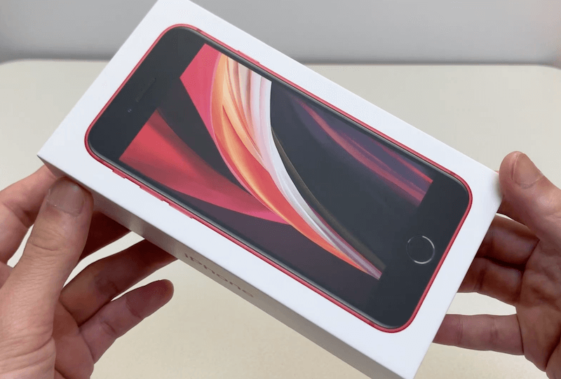 開封レビュー】iPhone SE2 レッド（赤）を購入してみた！付属品も紹介