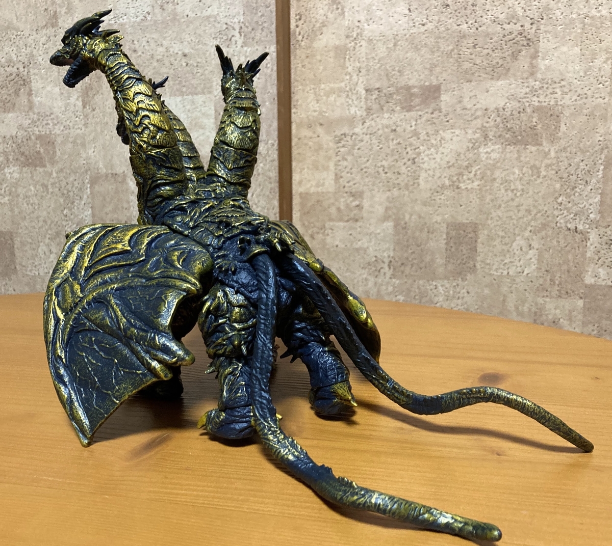 カイザーギドラ ムービーモンスターシリーズ (2004) - 怪獣ソフビ博物館