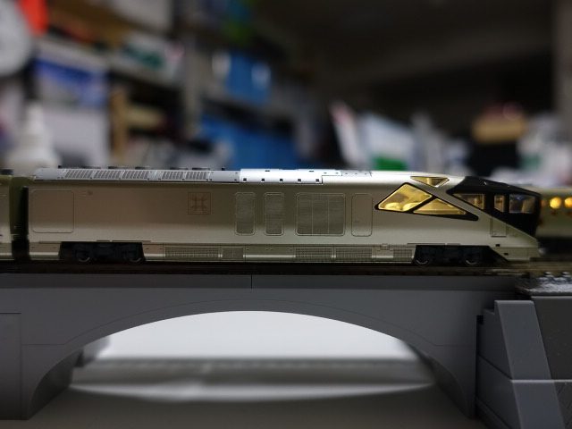 KATO・E001形＜TRAIN SUITE 四季島＞ 室内灯装着 - レインボーブログ