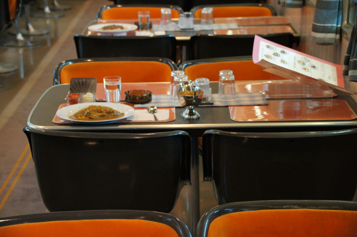 日常を忘れさせてくれる食堂車 かつて、新幹線には食堂車があった【3
