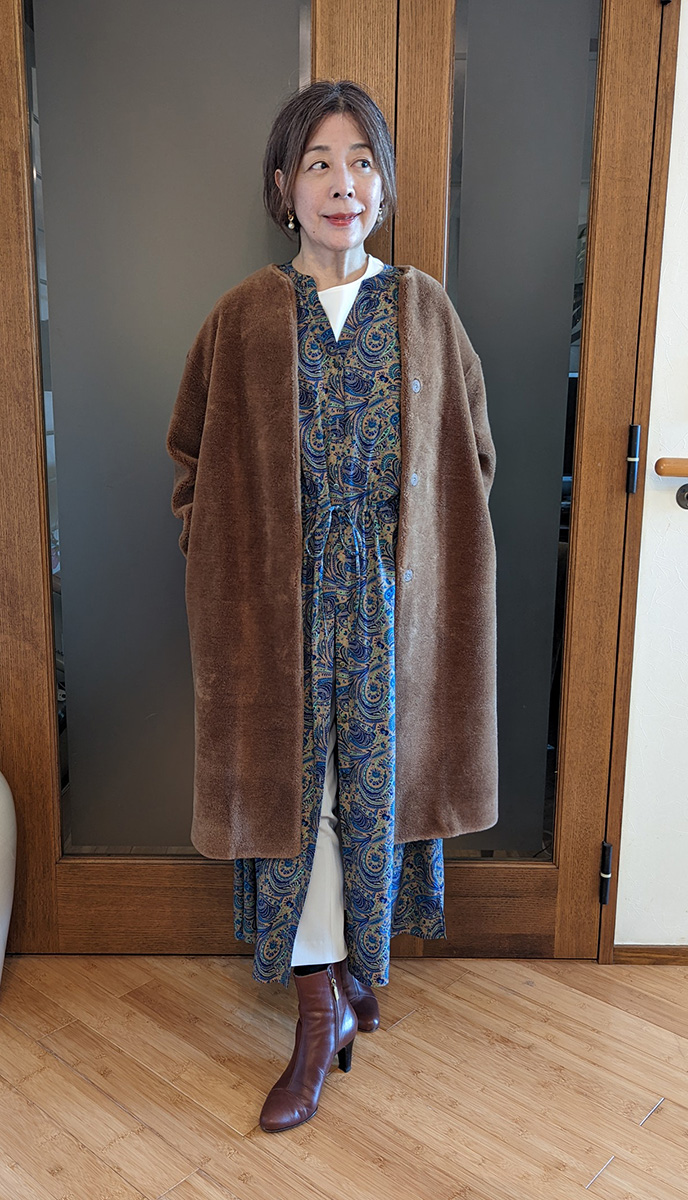 さらっと羽織れば上質ウール100%の暖かさ！ノーカラーボアコートで