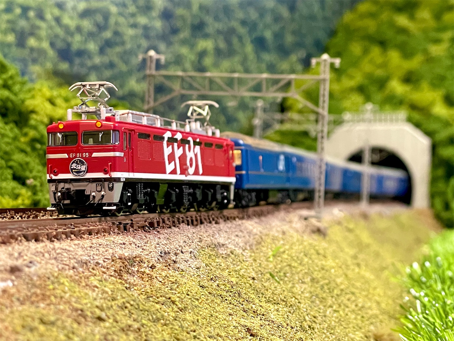 KATO 北斗星デラックス編成をデラックス化 - 休日の屋根裏