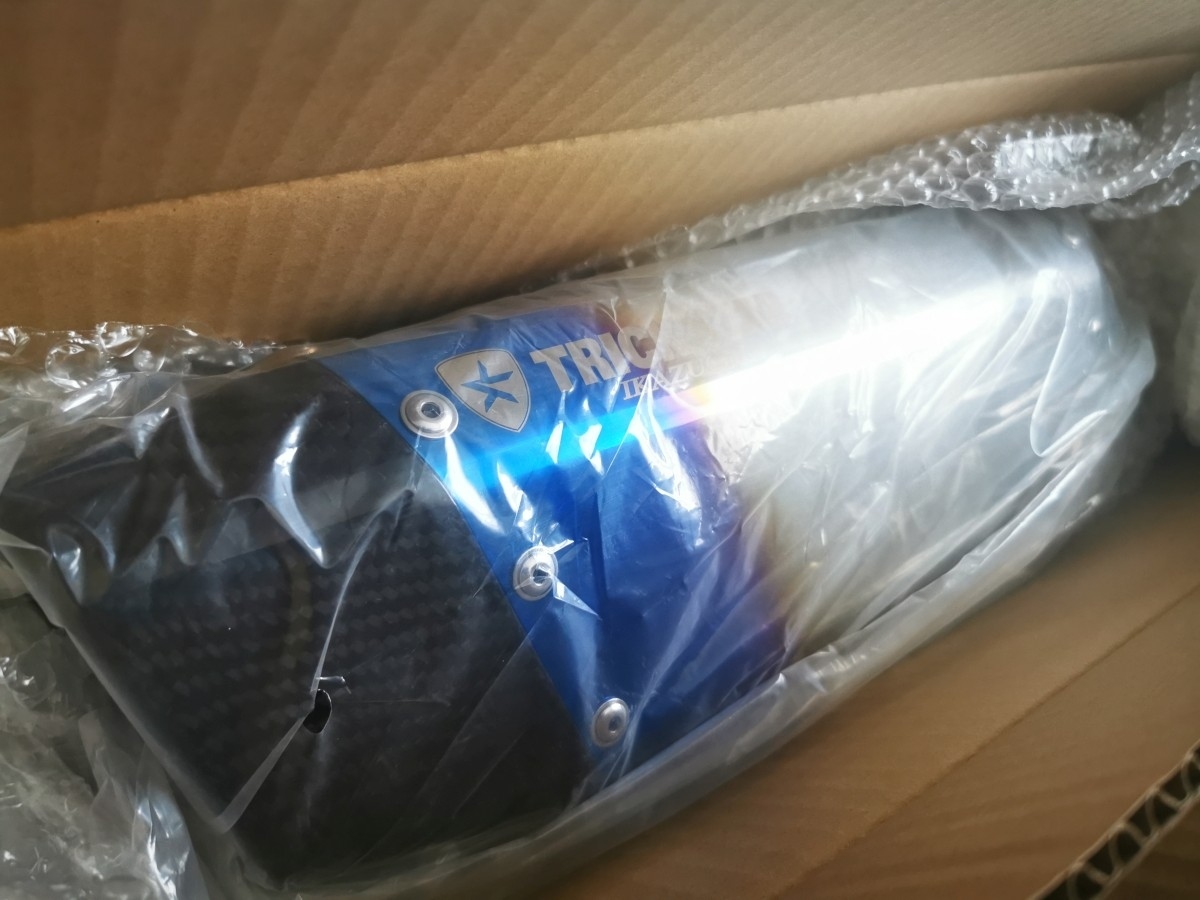 ZX-25Rにトリックスターのフルエキ IKAZUCHI ショート(政府認証)入れた