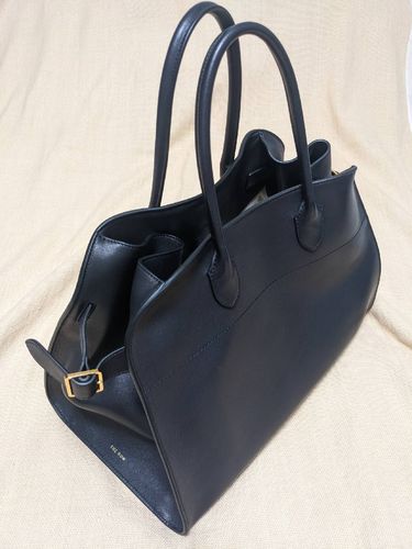 THE ROW MARGAUX 15 人気のマルゴー黒サドルレザーが入荷です