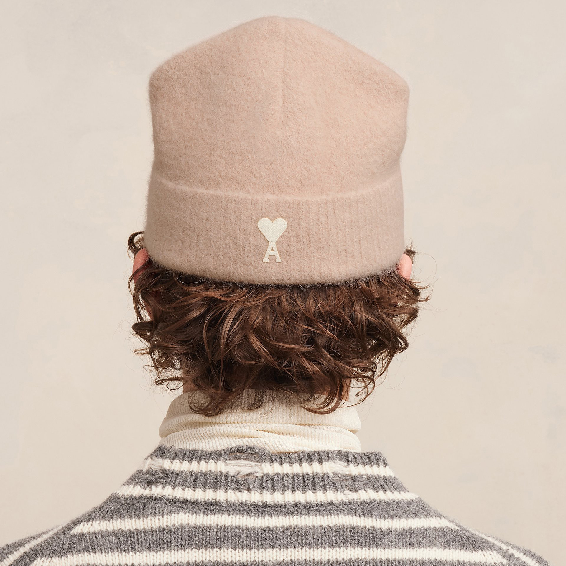 AMI PARIS｜ハートロゴ入り アルパカ ビーニー UHA105.KN0032 (AMI