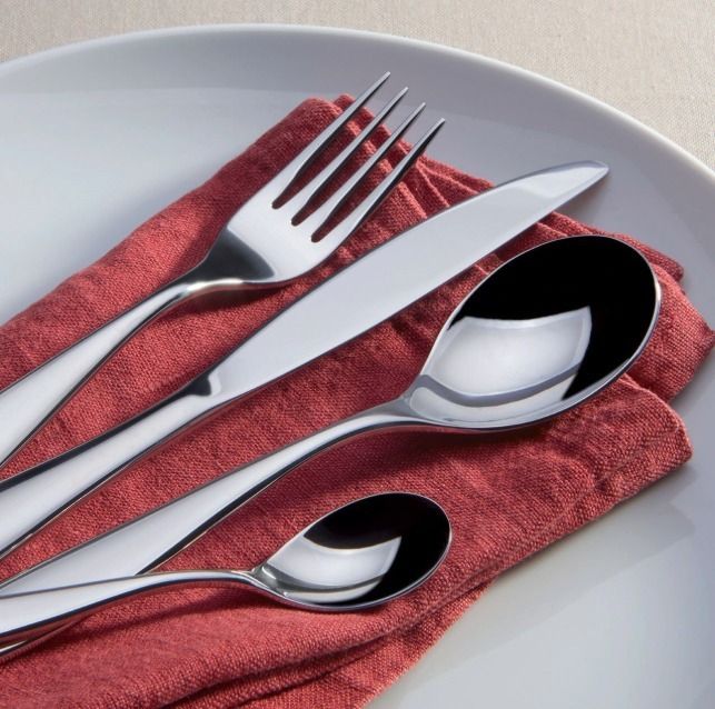 ギフトにも最適！Alessi mami カラトリーセット モノブロック (ALESSI