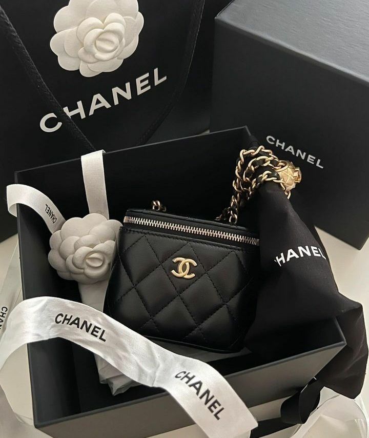 入手困難】大人可愛い☆CHANEL☆バニティバッグ☆ミラー付き (CHANEL
