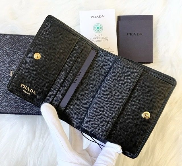 PRADA】VIPセール♪ ナイロンxサファイアーノ 二つ折り財布♪ (PRADA