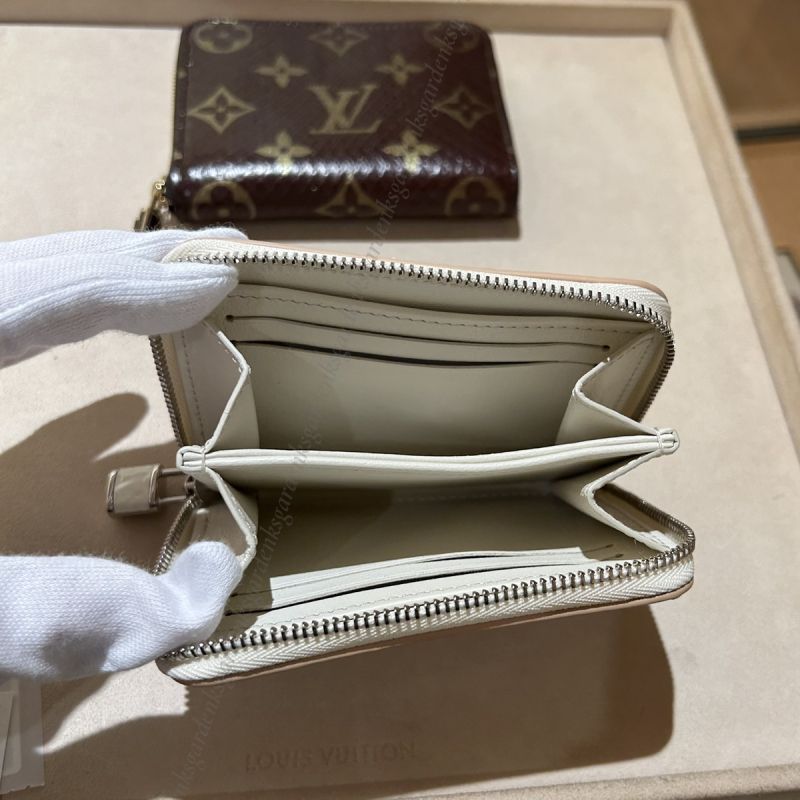 希少！すぐ届く！LV パイソン ジッピー・コインパース 南京錠付 (Louis