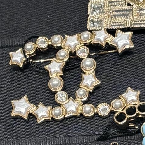 24C☆希少☆ギフトにおすすめ】 CHANEL パール 星 ブローチ (CHANEL