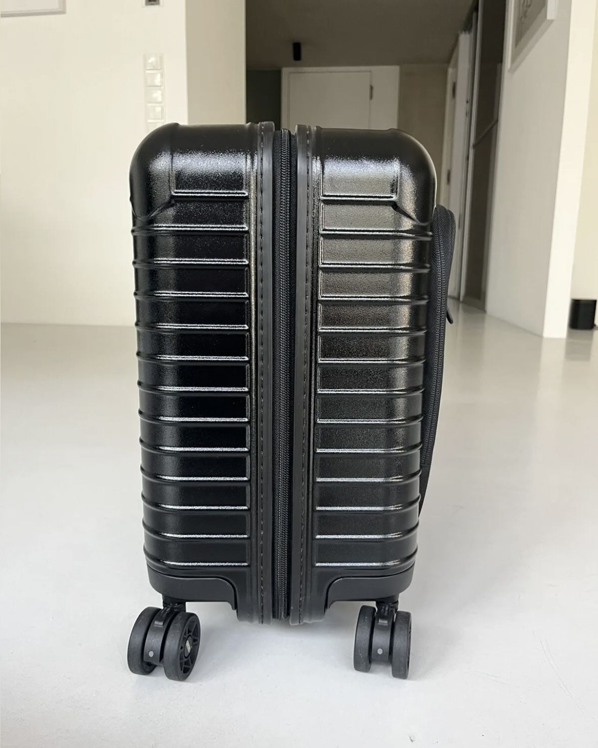 RIMOWA】限定 Lufthansa Bolero Business Trolley ブラック (RIMOWA