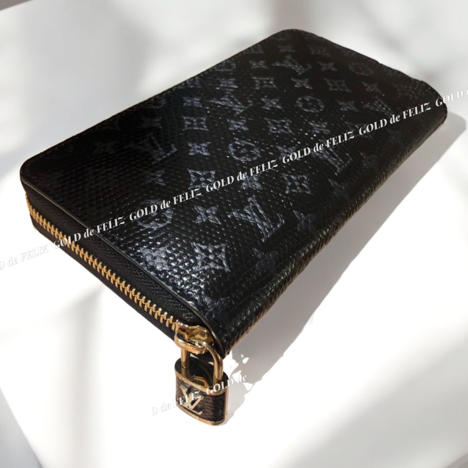 希少 ルイヴィトン パイソン ジッピーウォレット 南京錠付き (Louis