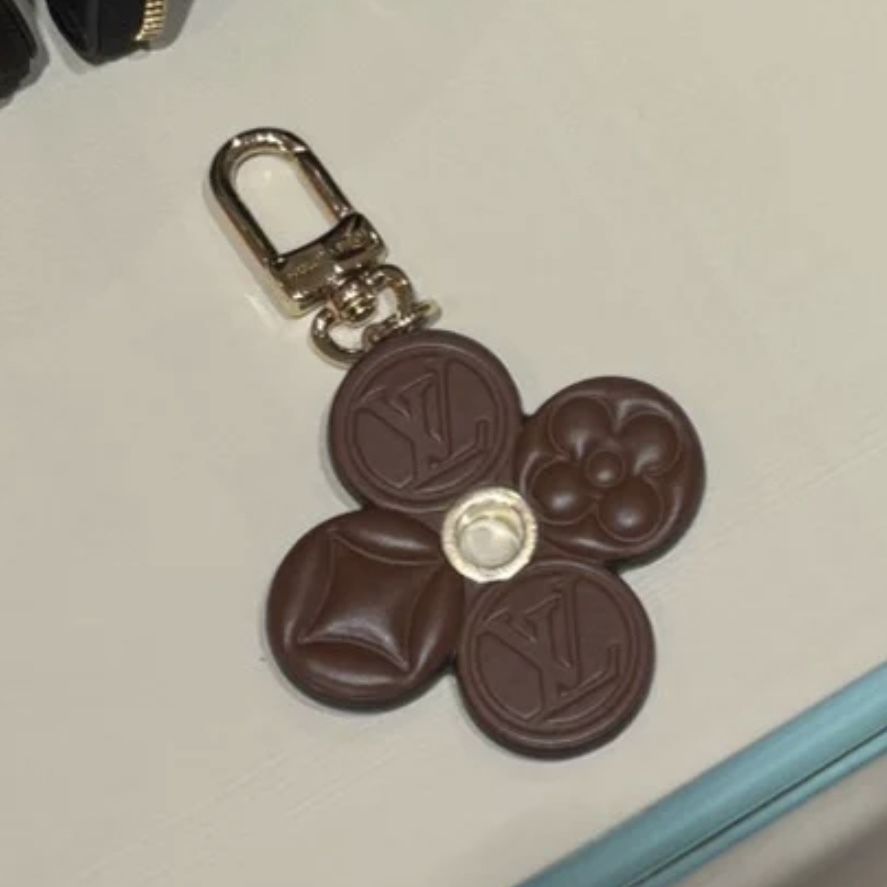 チョコレートみたいで可愛い♪】ルイヴィトン バッグチャーム (Louis