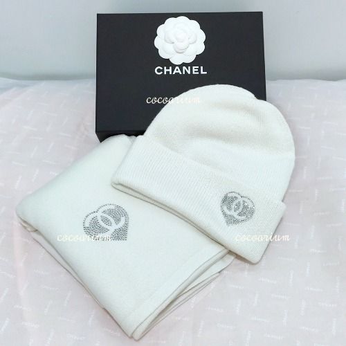 ハート×CCロゴ】CHANEL 大人気ニット帽＆マフラー ギフトにも (CHANEL