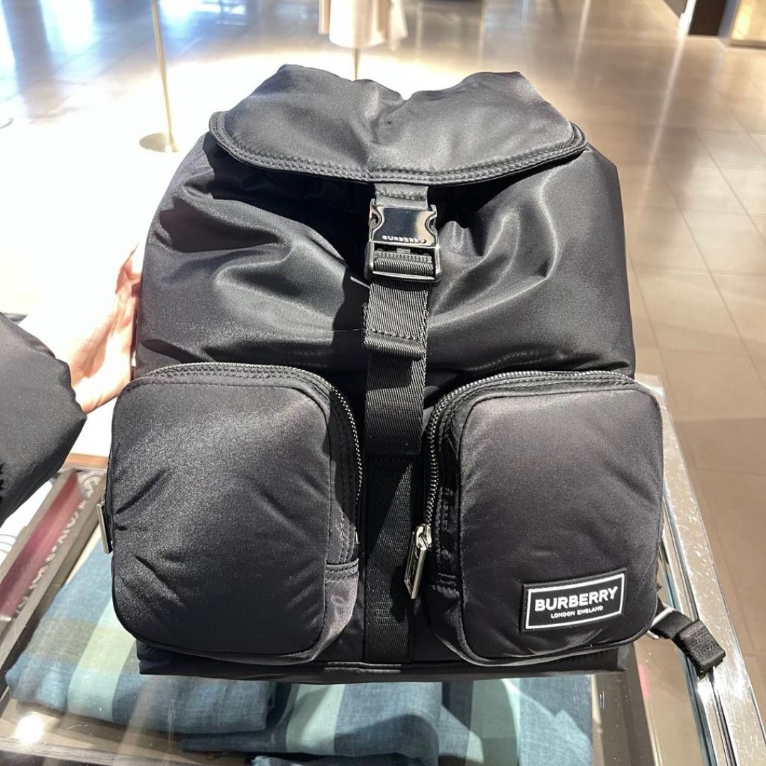 お買い得！！☆バーバリー☆ ナイロン バックパック (Burberry/バック