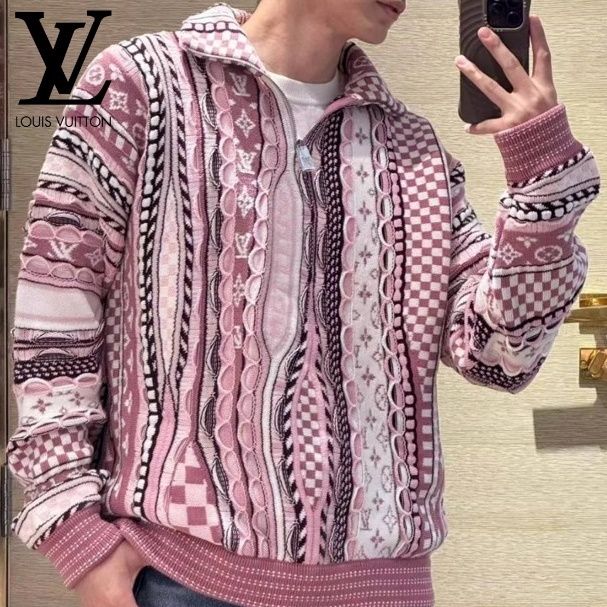 2025秋冬》LV NIGOコラボ ペールピンク ハーフジップセーター (Louis