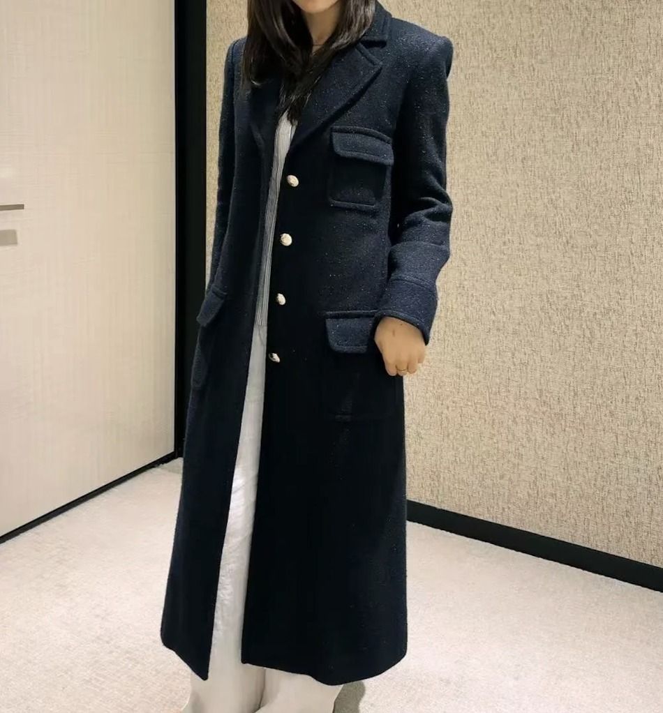 ネイビーが映える上品さ☆【CHANEL】25AWカシミヤコート P80396