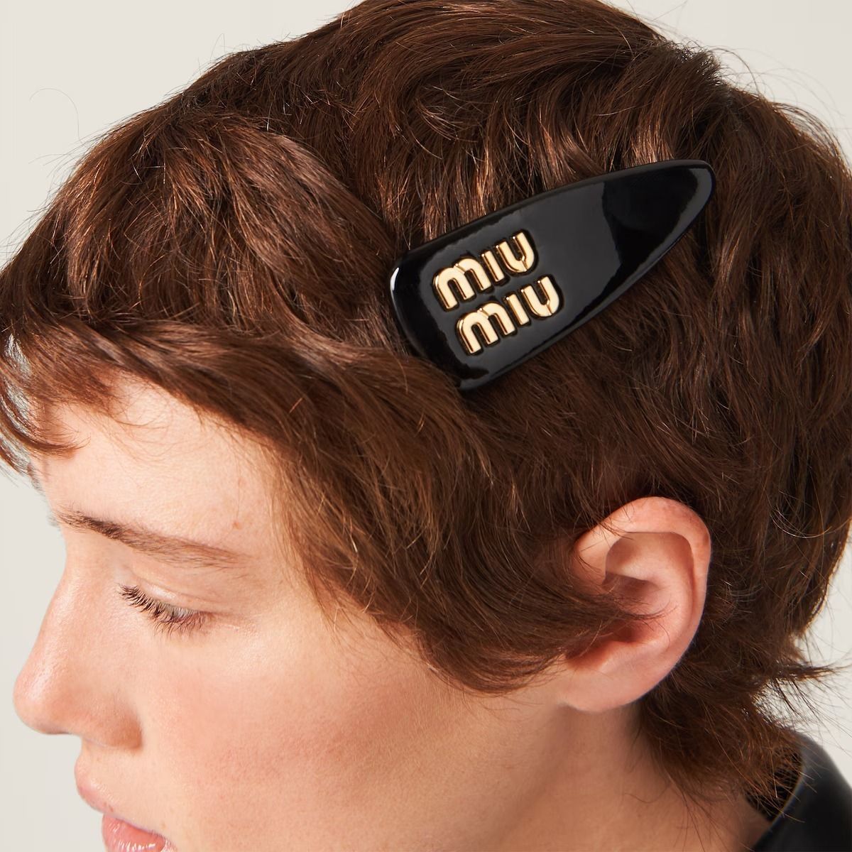 国内買付【MIU MIU】パテントレザー ヘアクリップ (MiuMiu/ヘア