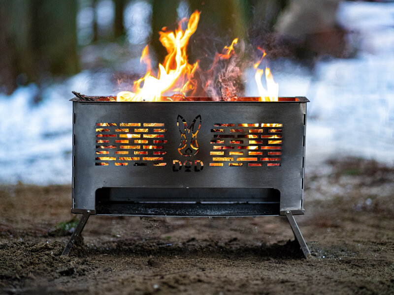キャンプ】焚き火から焼き鳥＆ピザ焼きまで！1万円台で買えるユニーク
