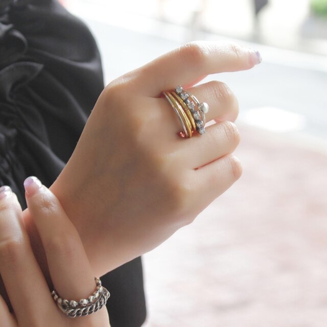 8e7e0322-5afc-459f-bcac-