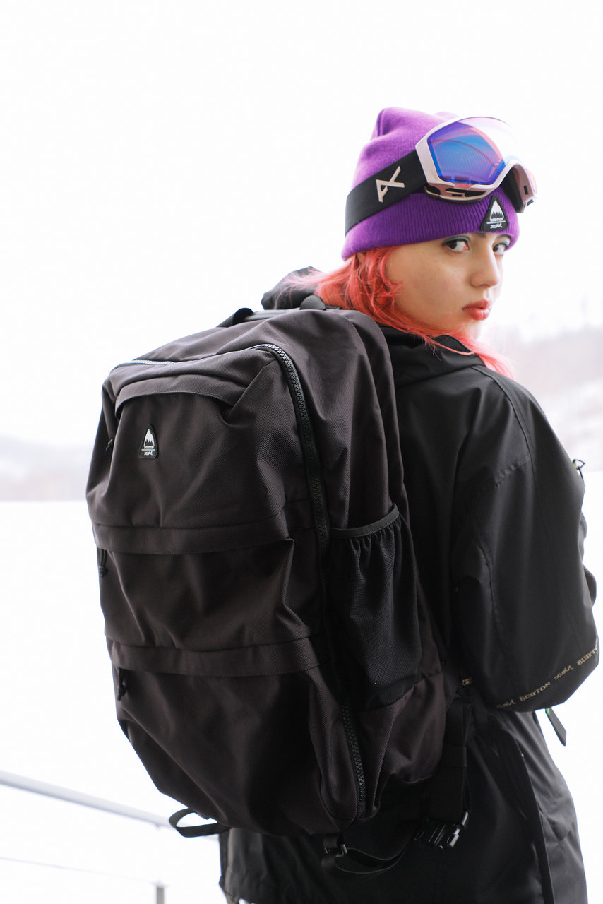 X-girl × BURTONのスノーボードウェアがおしゃれ♡タウンユースでも